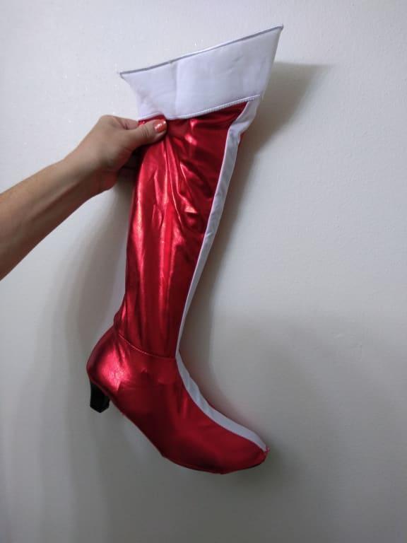 Boot top after adding more elastic. Much more form fitting.