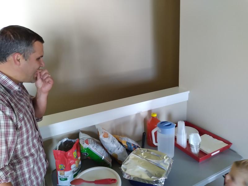 Great extra serving area