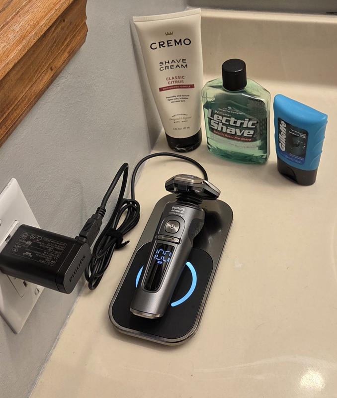 Limited Edition S9000 Prestige Wet & Dry Electric shaver with