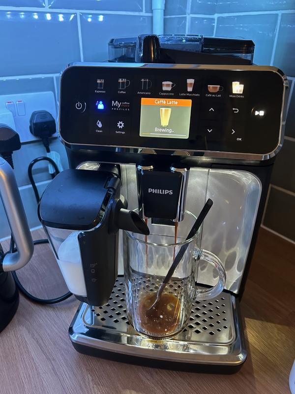 Philips 5400 Series Bean-to-Cup Espresso Machine - LatteGo Milk Frother, 12  Coffee Varieties, 4 User Profiles, Intuitive Display, Silver (EP5446/70):  Milk Frothers & Accessories