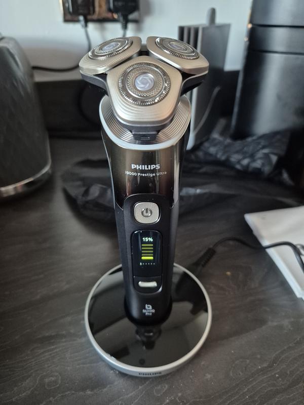 Philips Shaver I9000 Prestige Ultra, Wet & Dry Electric Shaver, Black, With Skin IQ Pro Technology, Triple Lift & Cut System, 360 Rotating NanoTech Precision Blades, 5 Shaving Modes, Model XP9405/31