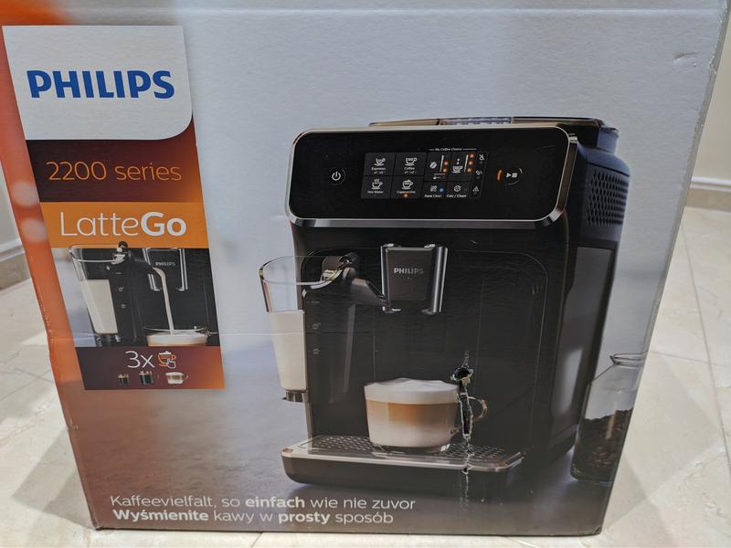  Philips Serie 2200 Máquina de café expreso totalmente  automática, espumador de leche LatteGo, 3 variedades de café, pantalla  táctil intuitiva, molinillo de cerámica 100%, filtro AquaClean, sello de  aroma, negro (EP2230/14) 