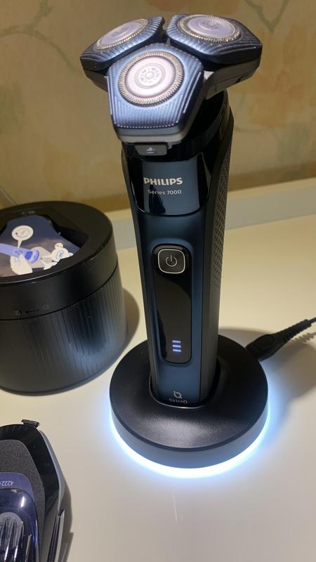 Shaver series 7000 Умная электробритва с технологией SkinIQ S7786