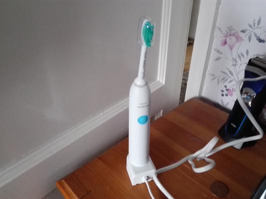 philips sonicare 1100
