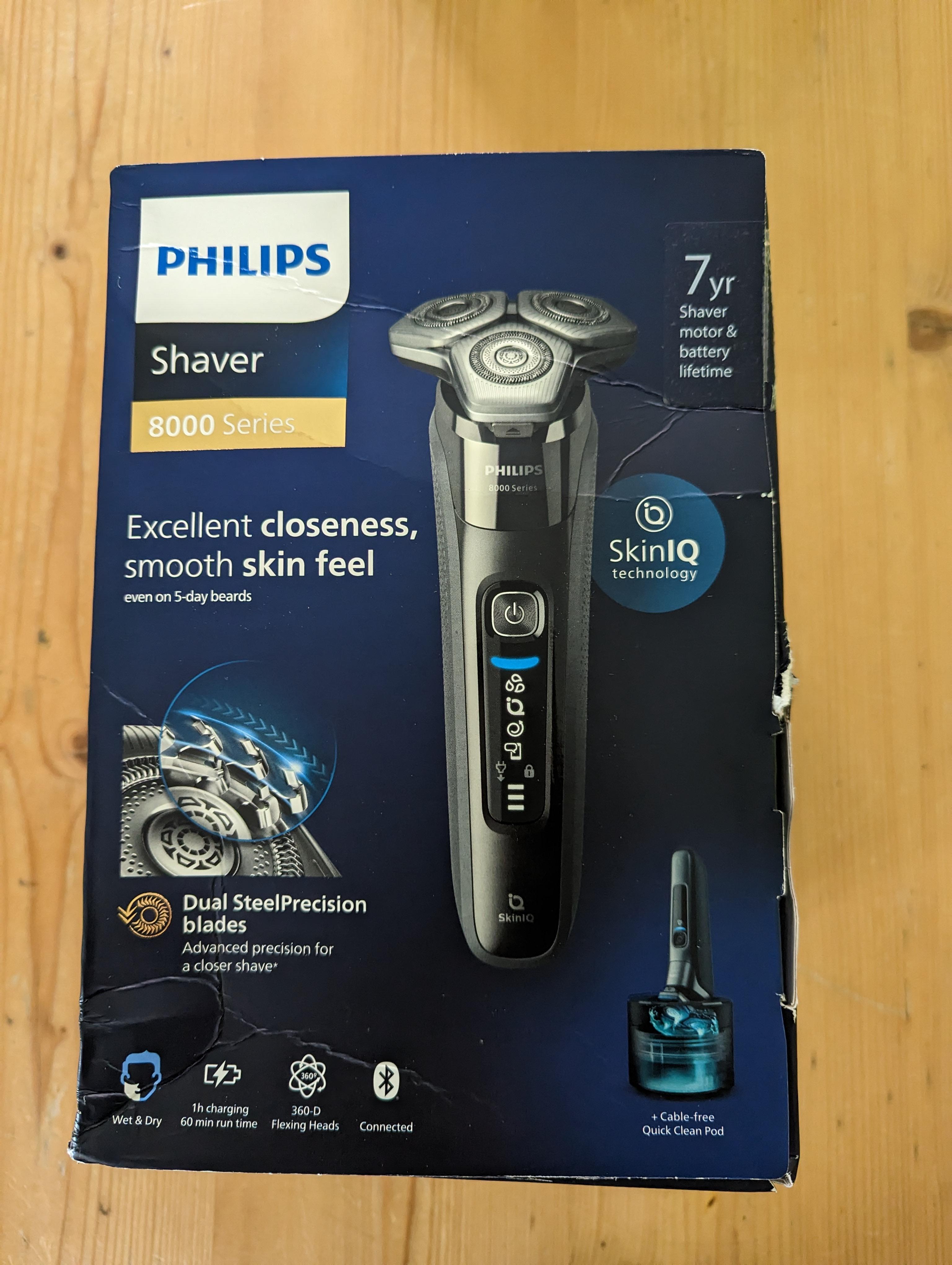 Shaver series 9000 Wet & Dry electric shaver with SkinIQ S9985/50