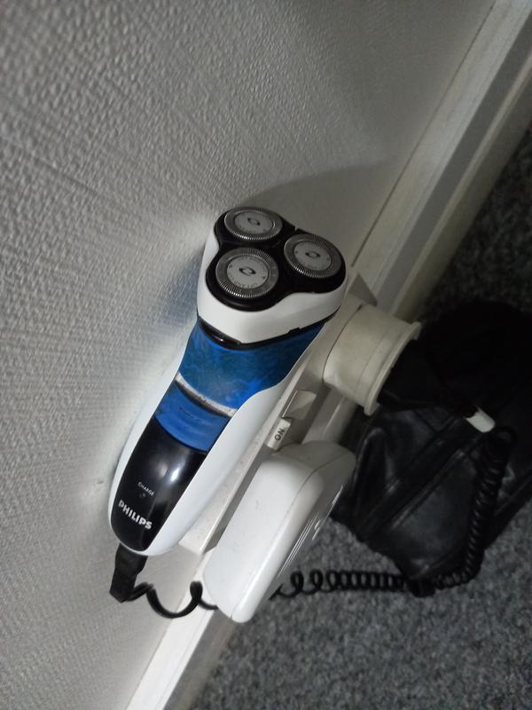 Bodygroom Series 7000 Showerproof groin and body trimmer Bodygroom Series 7000 Showerproof groin and body trimmer