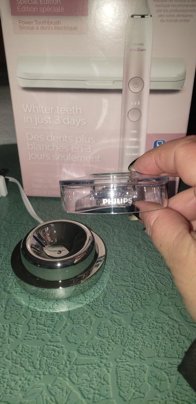 DiamondClean 9000 Sonic electric toothbrush with app HX9914 DiamondClean 9000 Sonic electric toothbrush with app HX9914