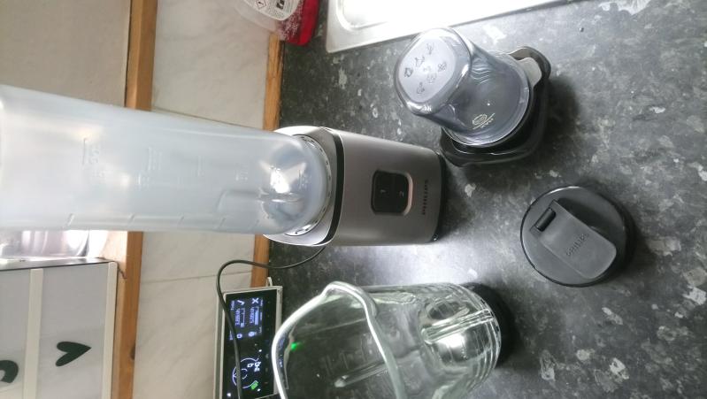 PHILIPS Daily Collection Mini Blender  HR2605/81 - JML Singapore -  Everyday Easier