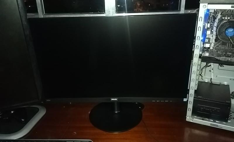 Monitor LCD 242V8A/57 | Philips