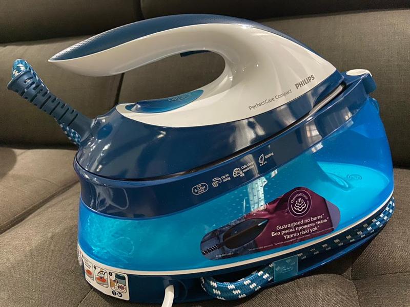 PerfectCare Compact Steam generator iron GC7846 86 Philips