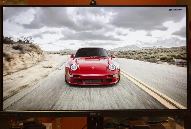 Brilliance 4K Ultra HD LCD display with MultiView 438P1/71 Brilliance 4K Ultra HD LCD display with MultiView 438P1/71