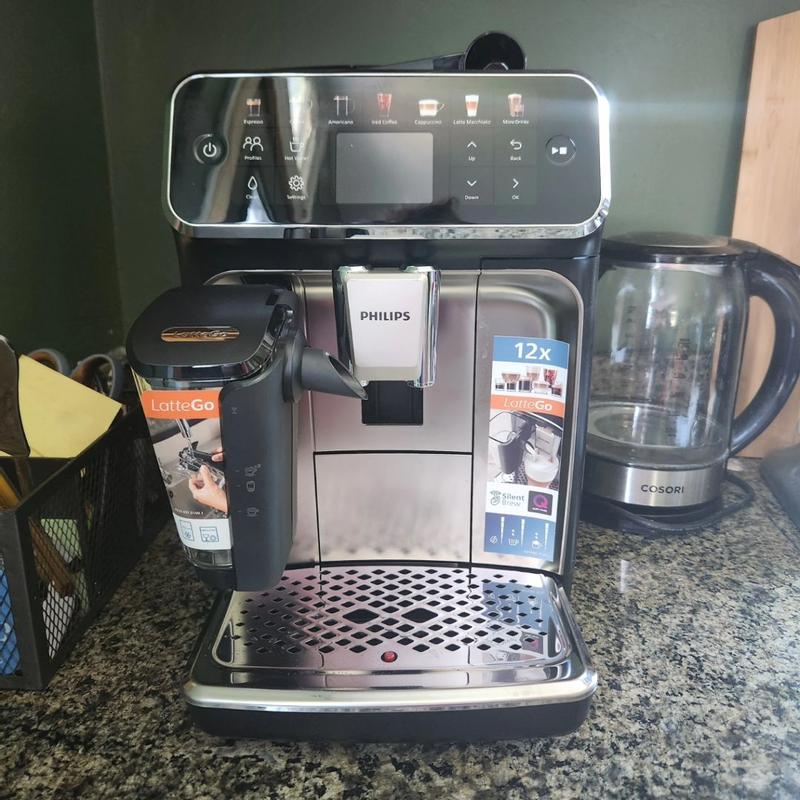 Series 4400 Fully automatic espresso machine EP4447/90 | Philips Series 4400 Fully automatic espresso machine EP4447/90 | Philips