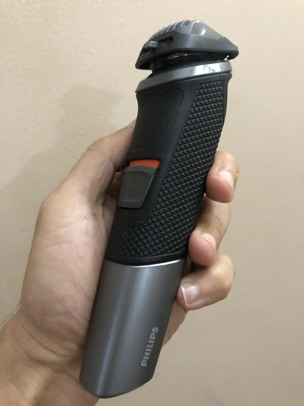 Multigroom series 5000 11-in-1, Face, Hair and Body MG5730/13 