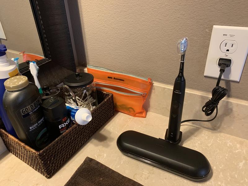 ExpertClean 7300 HX9601/03 Sonic electric toothbrush with app