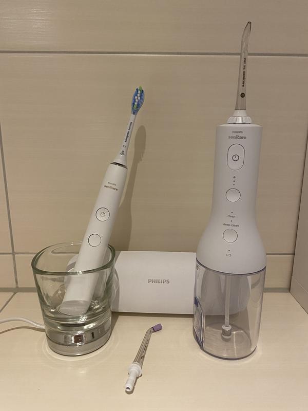 Cordless Power Flosser DiamondClean 9000 HX3886/43 | Sonicare