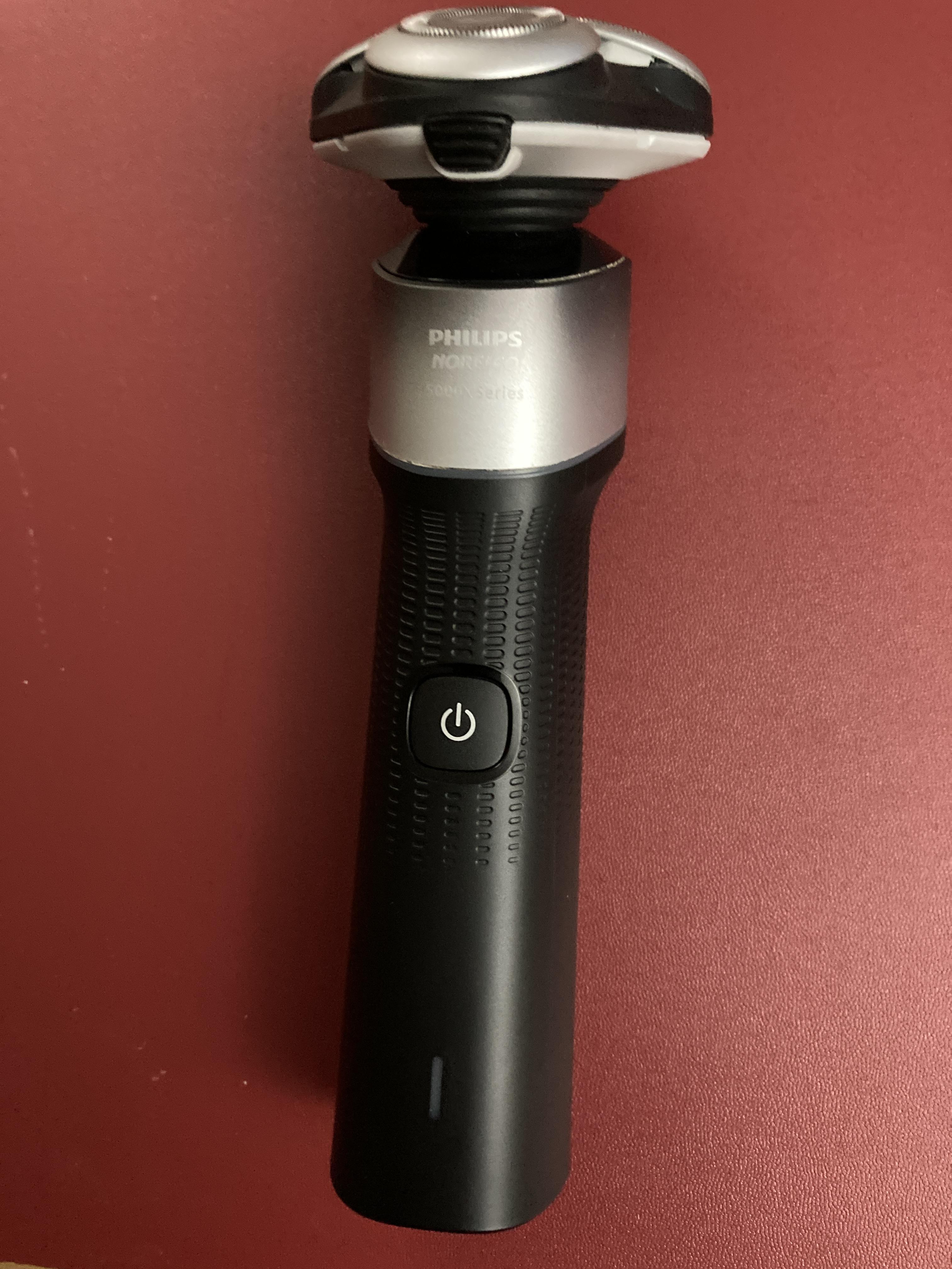 Wet & Dry Electric Shaver 5000X | Philips