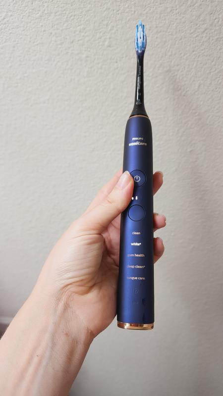 DiamondClean Smart Sonic electric toothbrush with app HX9957/38
