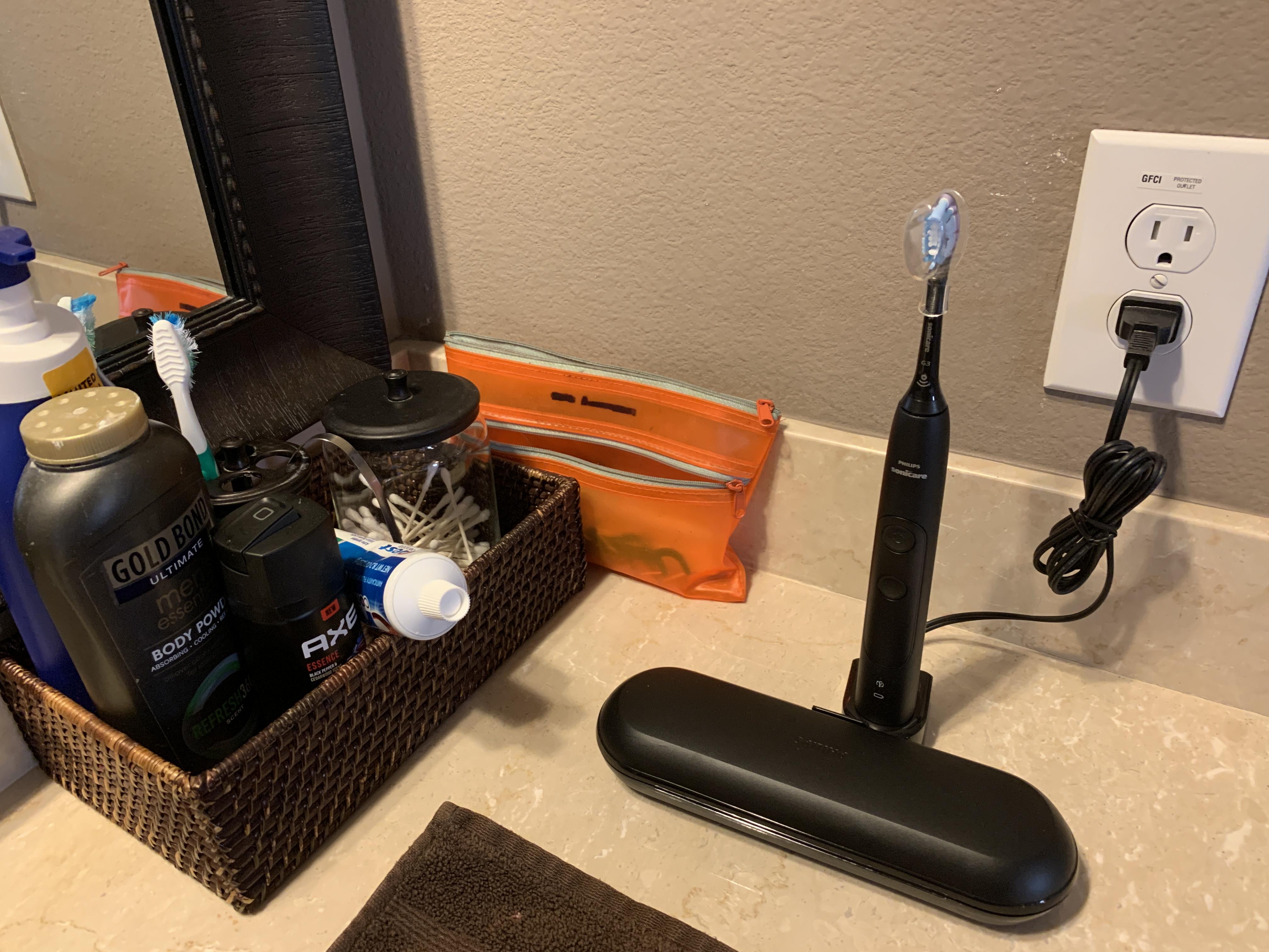 ExpertClean 7300 HX9601/03 Sonic electric toothbrush with app