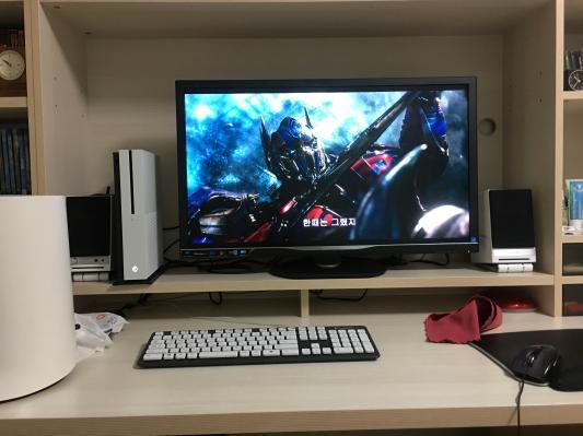 Brilliance USB-C ドック搭載液晶モニター 328P6VUBREB/11 | Philips