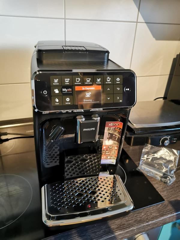 PHILIPS EP3321/40 Vollautomatische Espresso-Maschine – Mit LatteGo, Keramik-Mahlwerk & 1,8l Tank, Schwarz