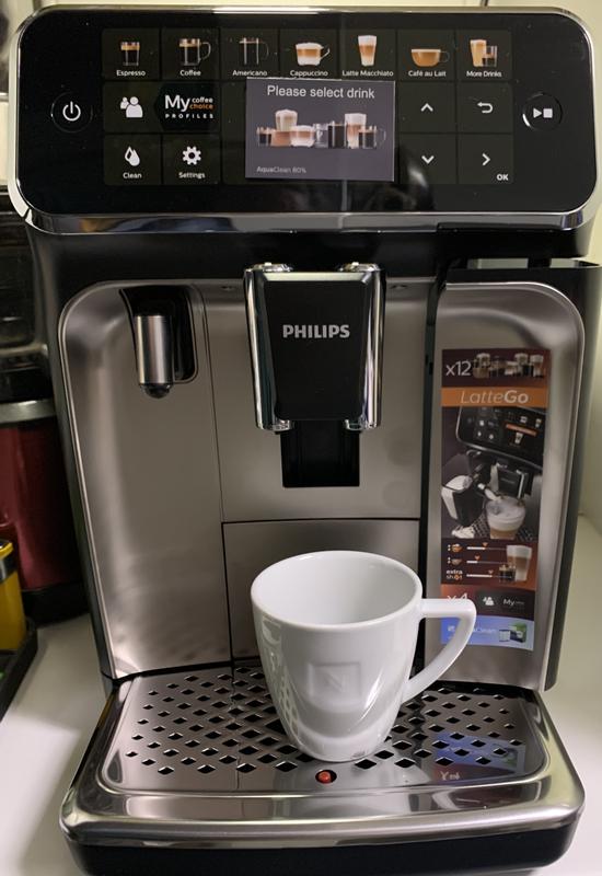 Cafetera superautomática Philips 5400 Series con LatteGO