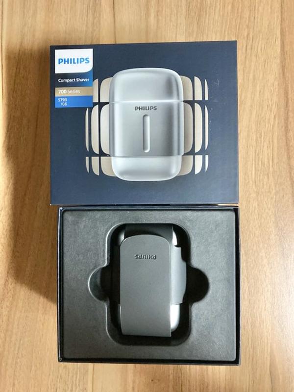 Philips Shaver 700 Series Wet & Dry Electric Compact Shaver S791