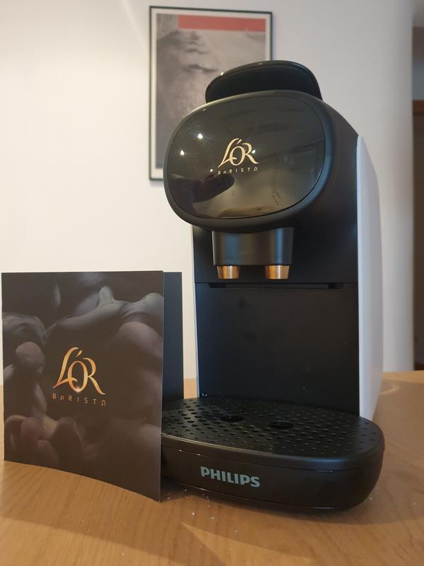 Exclusiva, auténtica y potente: la cafetera de cápsulas Philips que está a  mitad de precio en