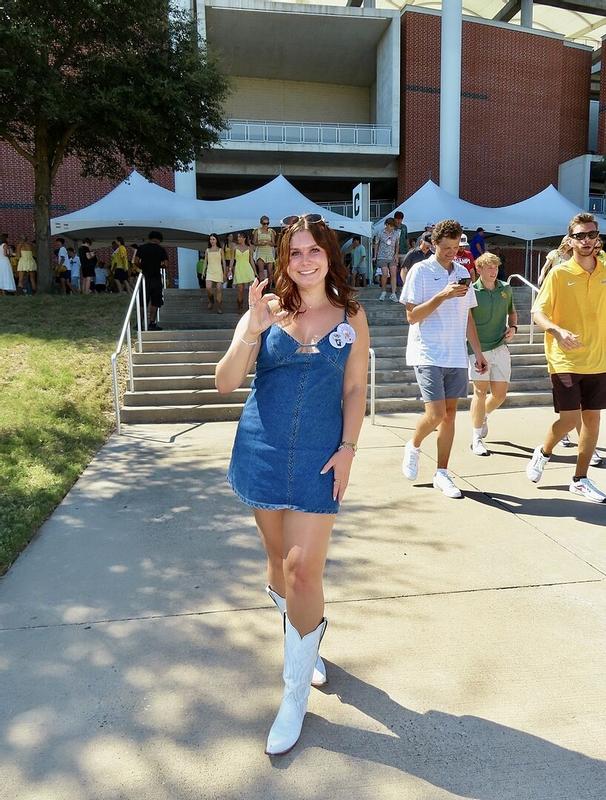 Review Thumbnail Image 0 376125883