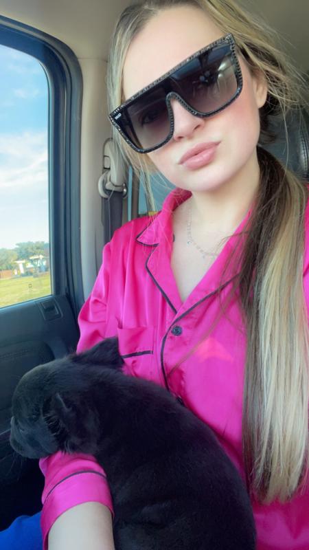 Review Thumbnail Image 0 1157001773