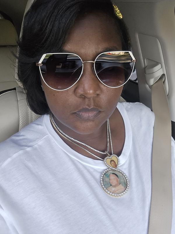 MAIN CHARACTER Large Round Sunglasses with Gold Frames  display picture 2