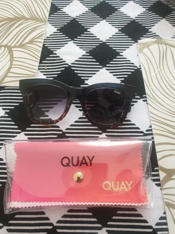 Quay Australia “Icy”Black Fade Flattering Rock Star  Sunglasses Sunnies