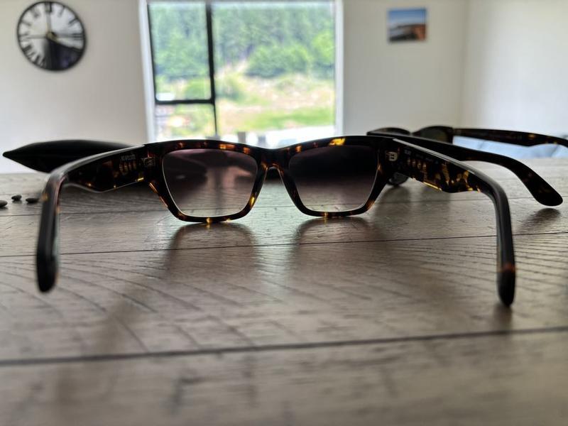 NO APOLOGIES Angled Square Frame Sunglasses for Women – QUAY display picture 1