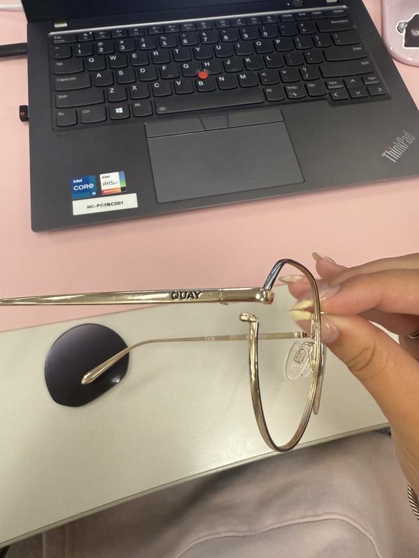 送料関税込★国内発送★ 大人気 Quay Jezabell JEZABELL Metal Frame Round Sunglasses for Women – QUAY