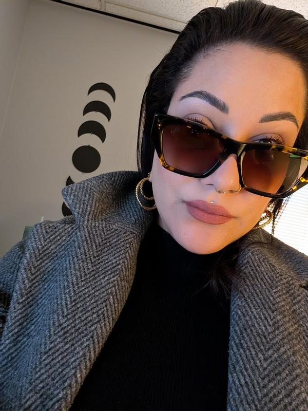 NO APOLOGIES - Edgy and Angled Square Sunglasses – Quay  display picture 1