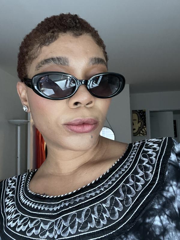 Quay Felt Cute サングラス FELT CUTE Retro Oval Sunglasses for Women – QUAY