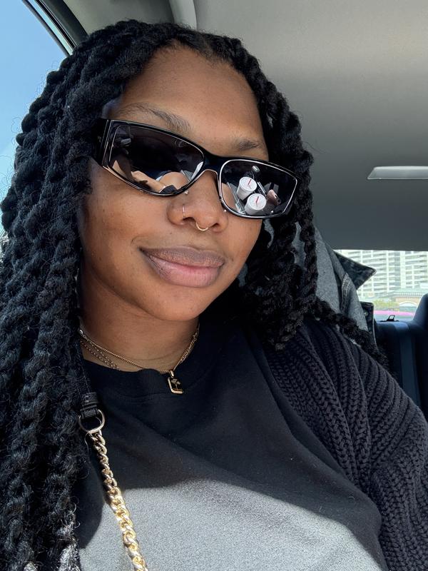【QUAY AUSTRALIA】NOT MY FAULT スリムスクエア サングラス NOT MY FAULT Narrow Rectangle Sunglasses with Flush Lens – QUAY