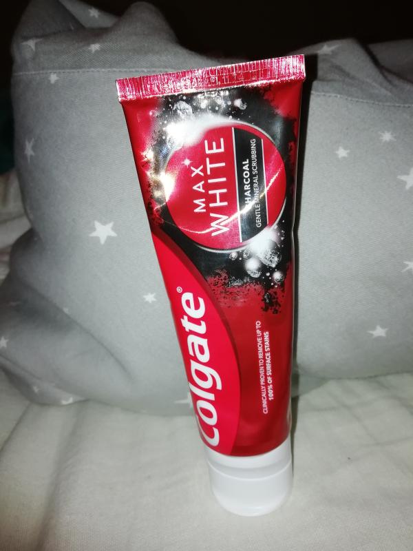 Colgate Max White Charcoal Zahnpasta Online Kaufen Rossmann De