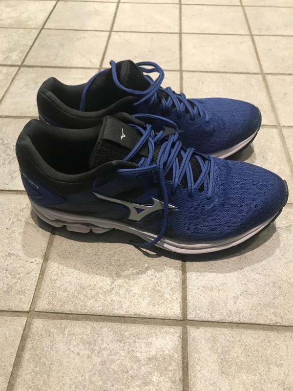 mizuno shoes rebel sport