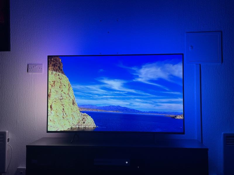 Philips 8108-Serie 4K UHD LED Ambilight TV 