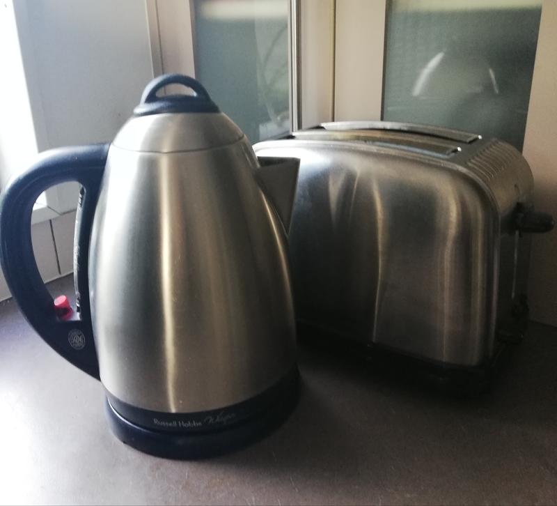 Russell Hobbs Montana Kettle, Black, RHK142BLK - Kettles & Jugs