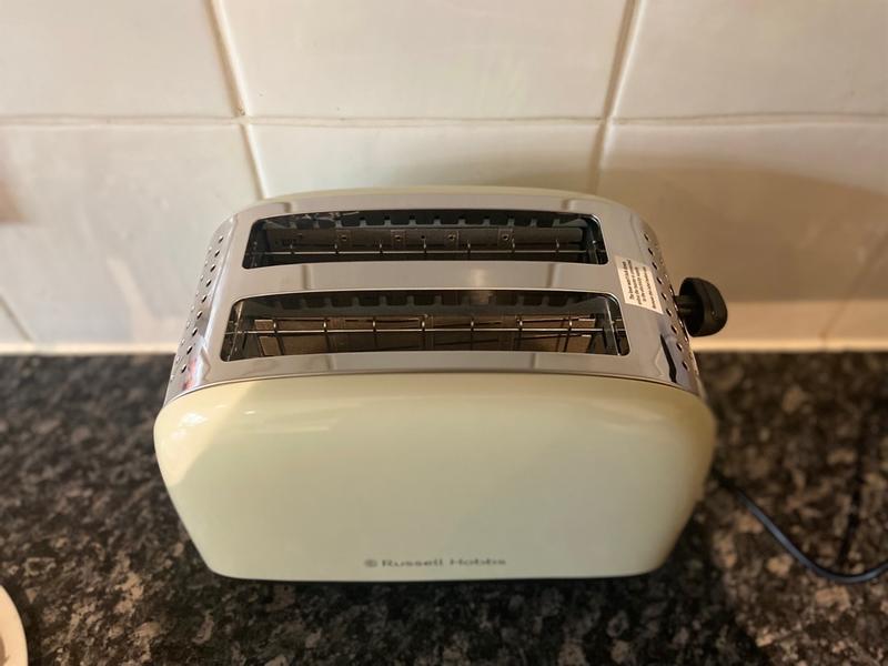 RUSSELL HOBBS CREAM POLISHED STEEL TOASTER 26551 - Morris DIY