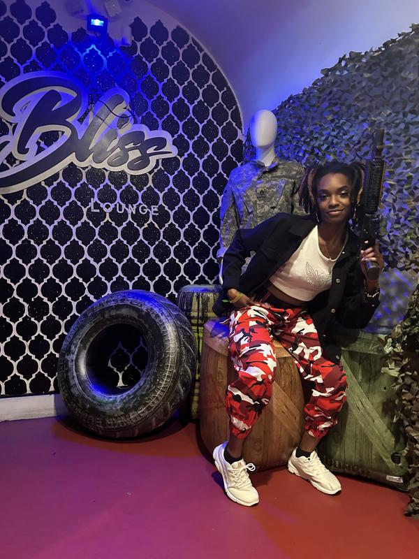 Review Thumbnail Image 0 250432525