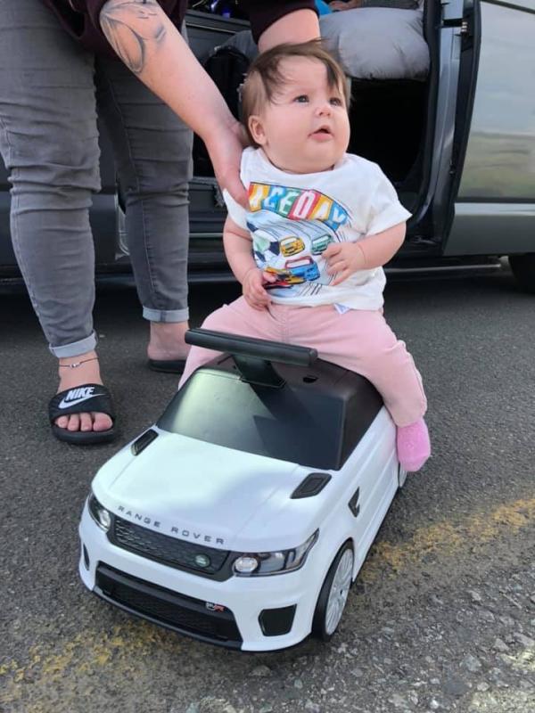 range rover 2 in 1 suitcase and ride on