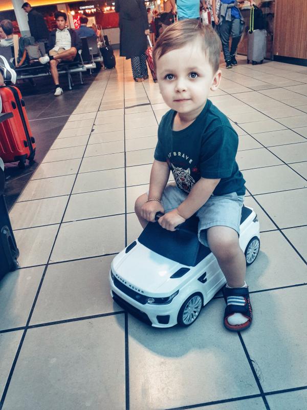range rover 2 in 1 suitcase and ride on