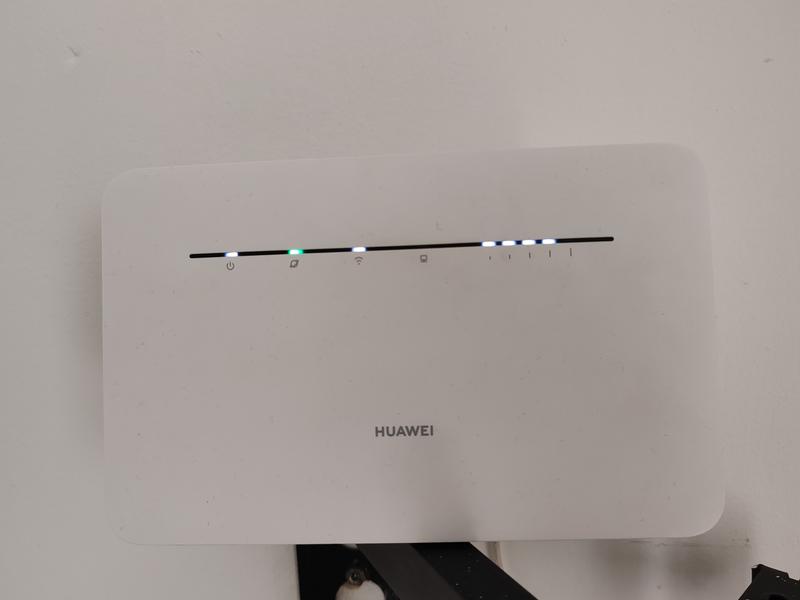 Huawei B535-232 4G/ LTE 300 Mbps Wi-Fi Router - CeX (UK): - Buy, Sell ...