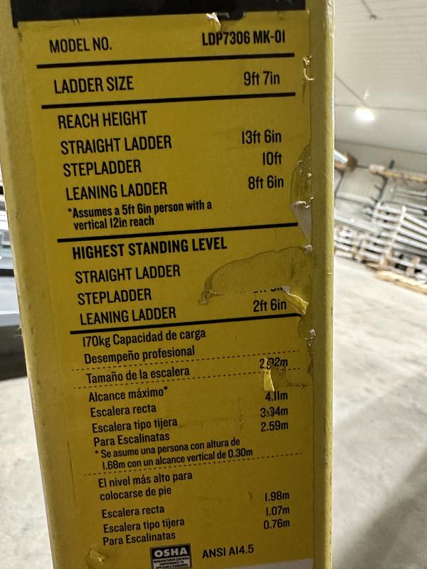 L7306 | Step Ladders | Werner