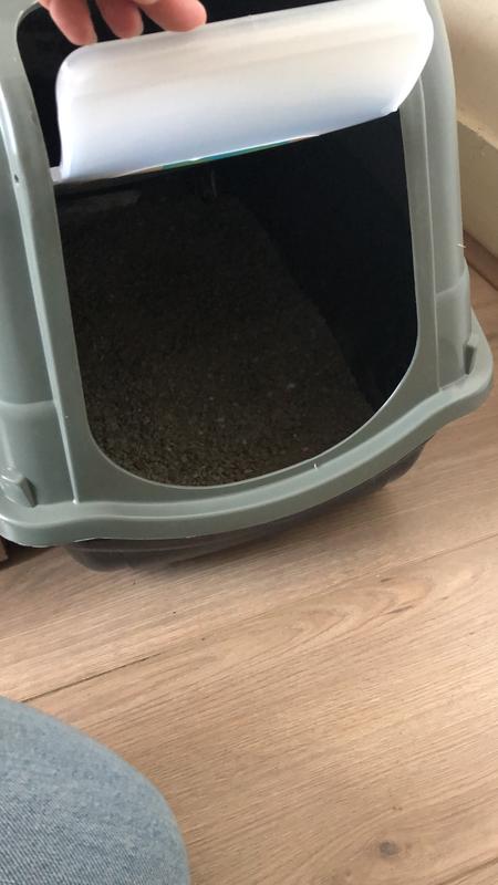 Hooded cat 2025 litter tray wilko