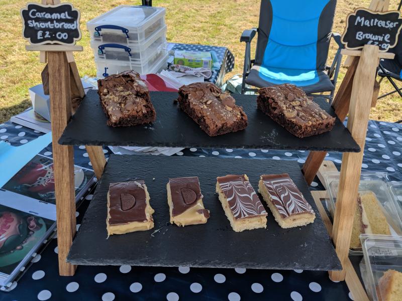 Kitchen Kraft 2 Tier Slate And Wood Serving Stand Wilko