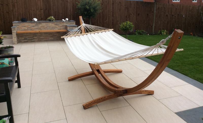 Charles Bentley Wooden Hammock Arc Stand Cream Canvas Wilko