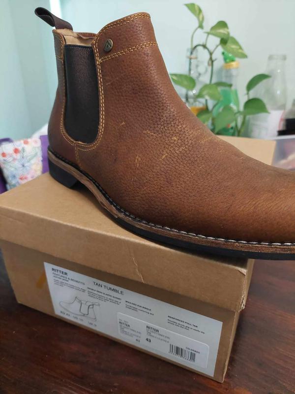 Clarks hinman chelsea boots review best sale